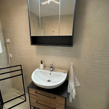 Laza Fotel Apartament *
